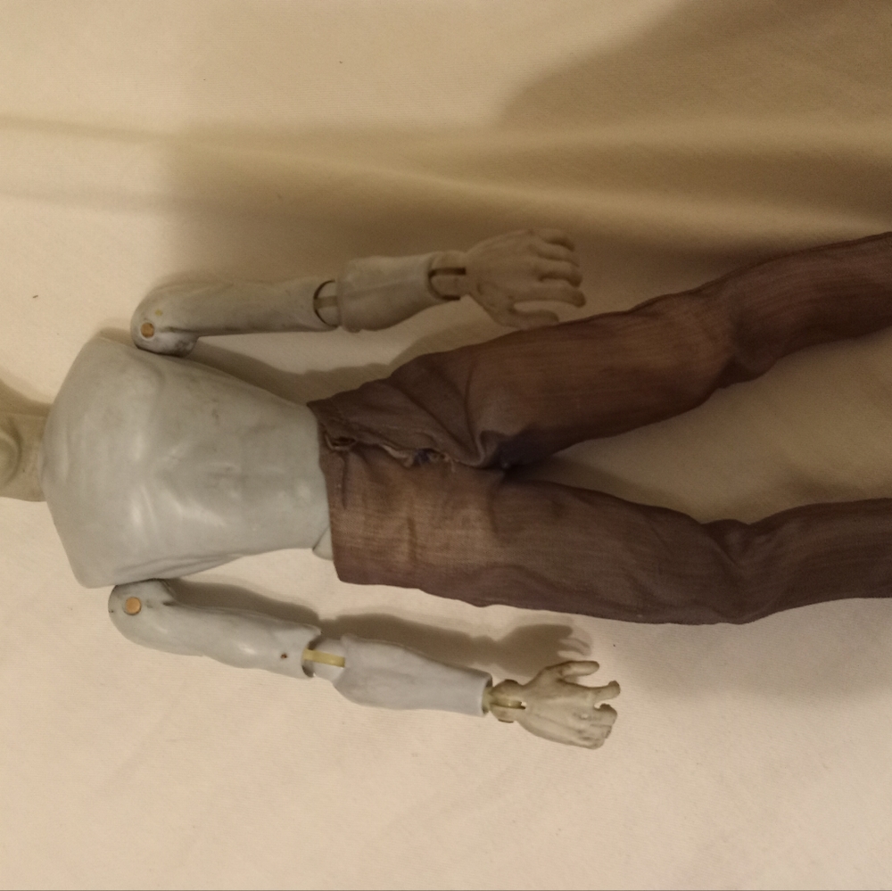 Action Figure - Picture 3 of 3